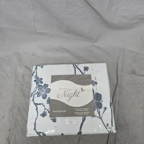 SERENITY NIGHT DUVET COVER SET - WHITE WITH BLUE FLORAL, 1X DUVET COVER (200X200 CM) + 2X PILLOWCASES (50X75 CM)