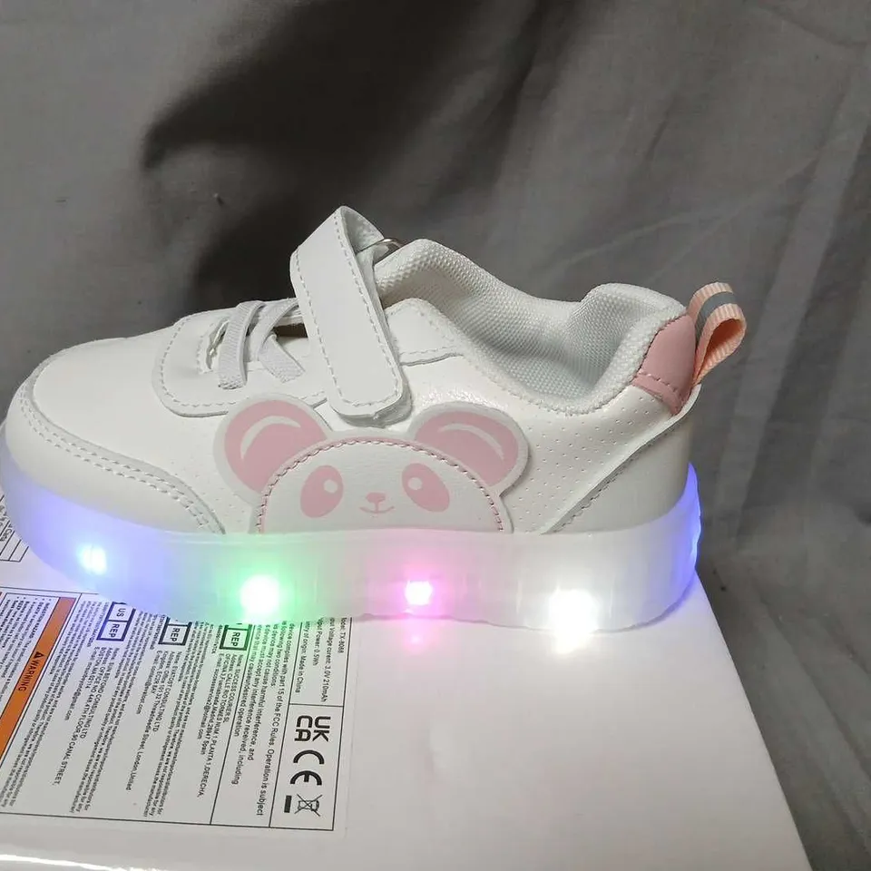 KIDS' WHITE LED LIGHT-UP TRAINERS WITH VELCRO STRAP – EU 24