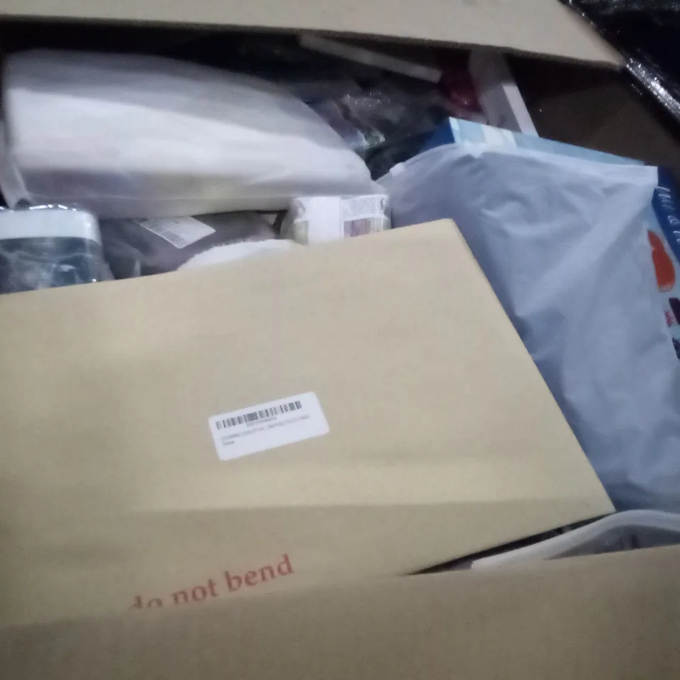 PALLET OF 6 BOXES CONTAINING ASSORTED ITEMS INCLUDING PARTY DECORATIONS, LED PARTY LIGHTS, AIRPORT CASE, KIDS SWIMMING GOGGLES, BATH TOY SUIT, CAR SEAT GRIPS