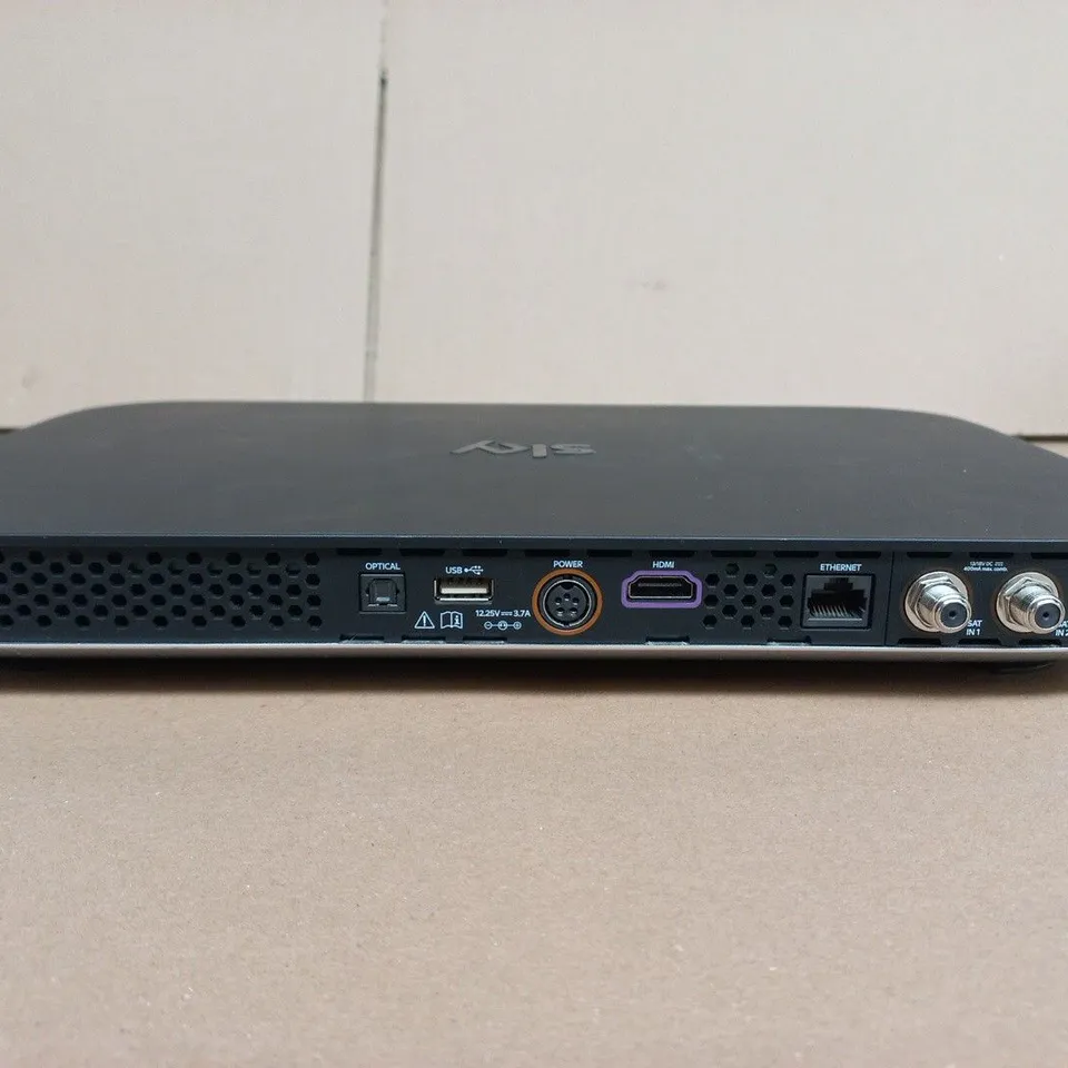 SKY SATELLITE TV SET-TOP BOX – BLACK