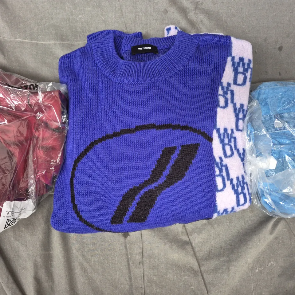 BOX OF APPROXIMATELY 25 ASSORTED CLOTHING AND FASHION PRODUCTS IN VARIOUS STYLES AND SIZES - COLLECTION ONLY