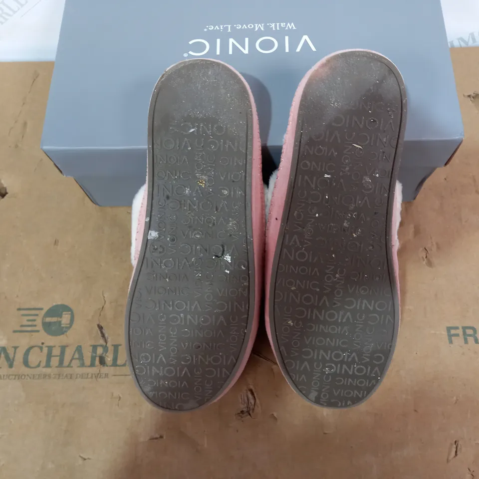 BOXED PAIR OF VIONIC- SIZE 6