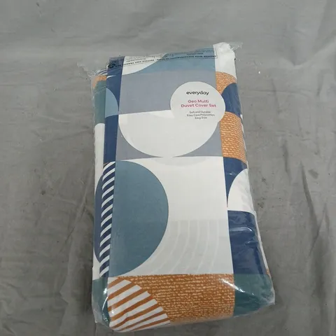 EVERYDAY GEO MULTI DUVET COVER SET β KING SIZE