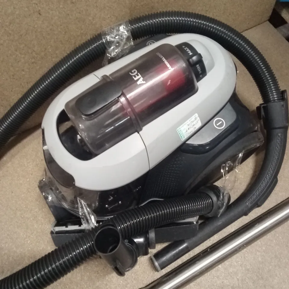 AEG AL61A4UG 6000 BAGLESS VACUUM CLEANER