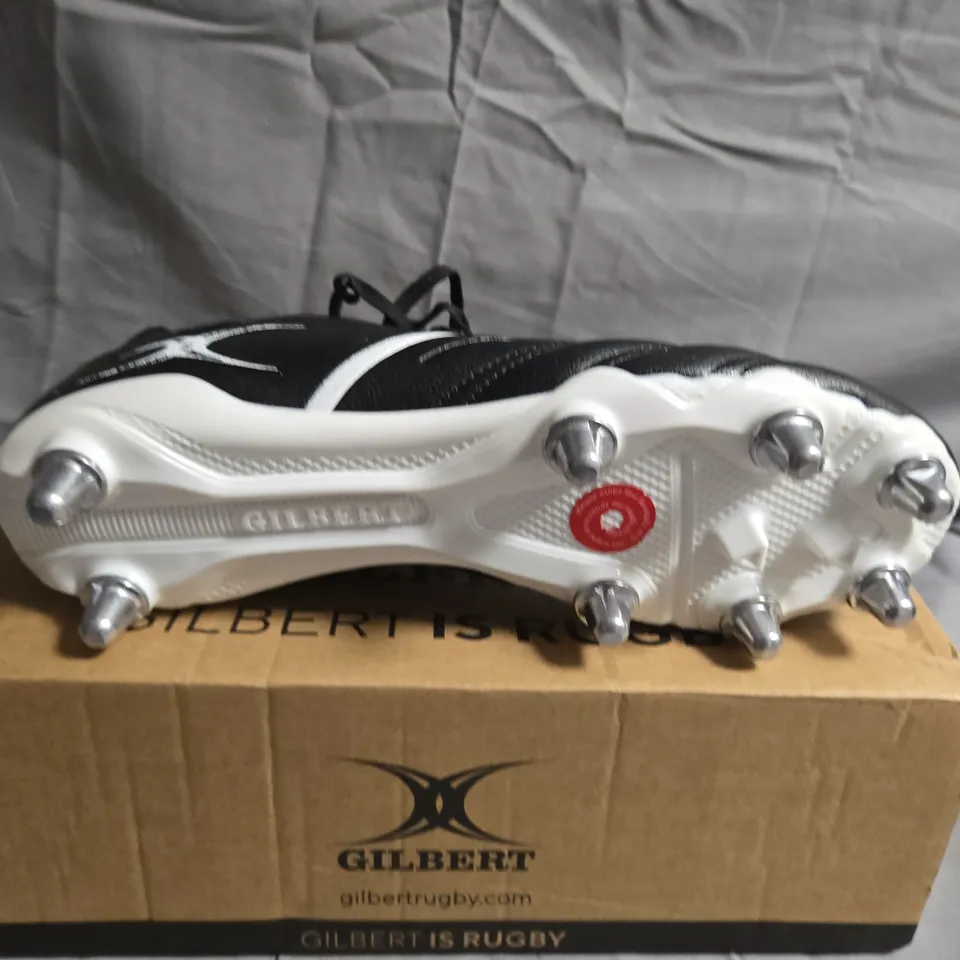 BOXED PAIR OF GILBERT X20 RUGBY BOOTS - UK SIZE 10
