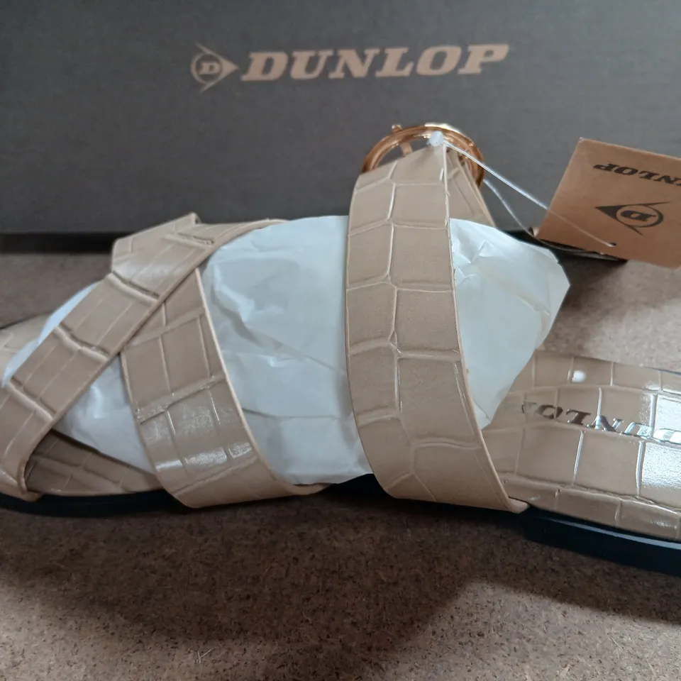 BOXED DUNLOP JADE CREAM SANDALS SIZE 7