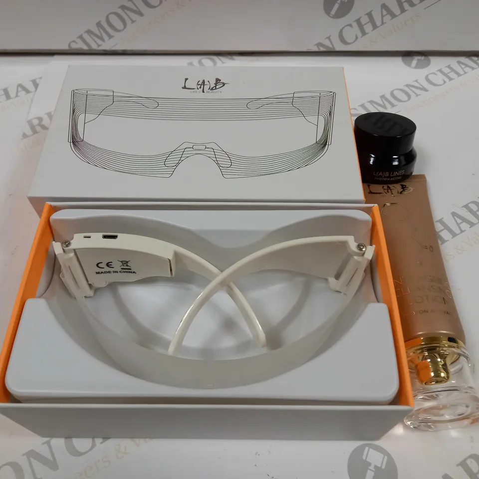 BOXED LAB LIFE + BEAUTY ANTI AGEING EYE MASK 