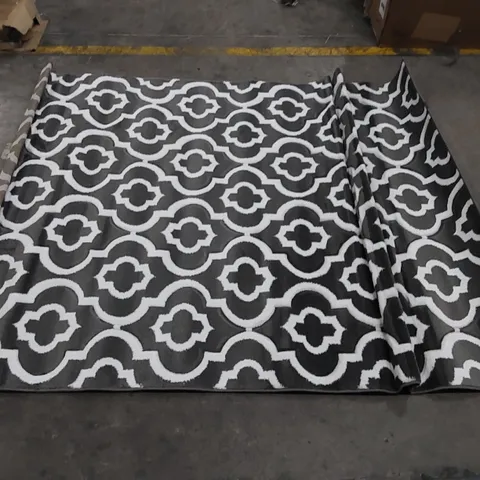 MODERN TRENDZ RUG - GREY // SIZE: 160 X 220cm