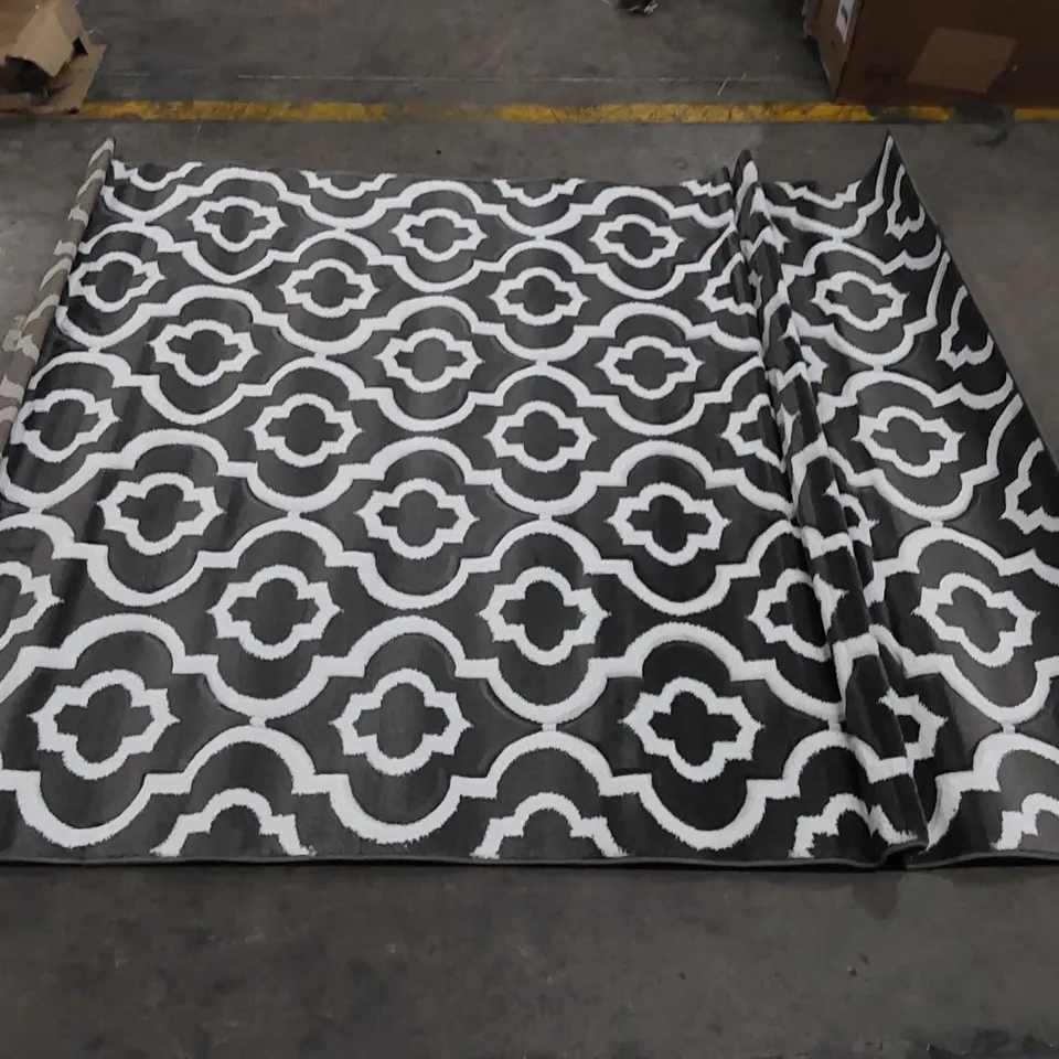 MODERN TRENDZ RUG - GREY // SIZE: 160 X 220cm