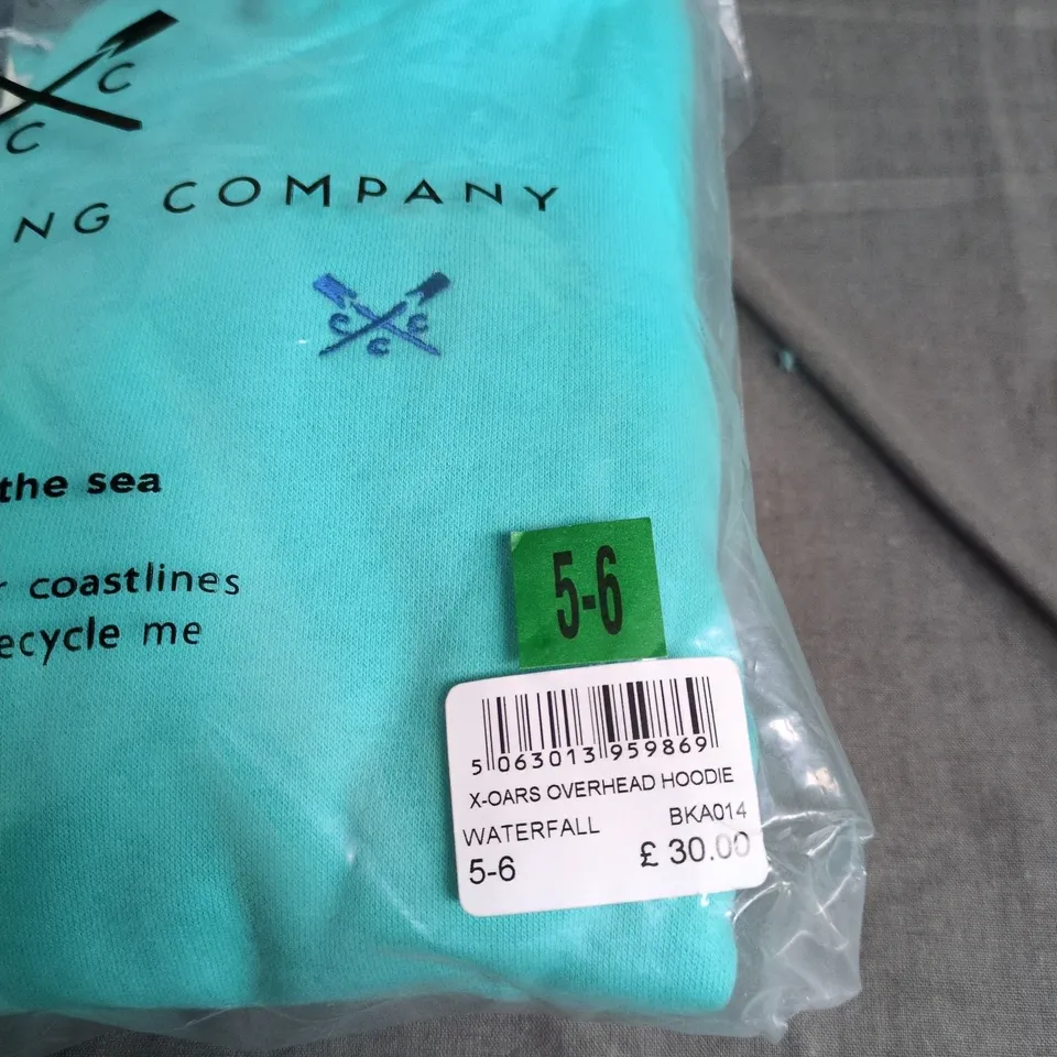 CREW CLOTHING COMPANY KIDS' OVERHEAD HOODIE – WATERFALL, UK 5-6