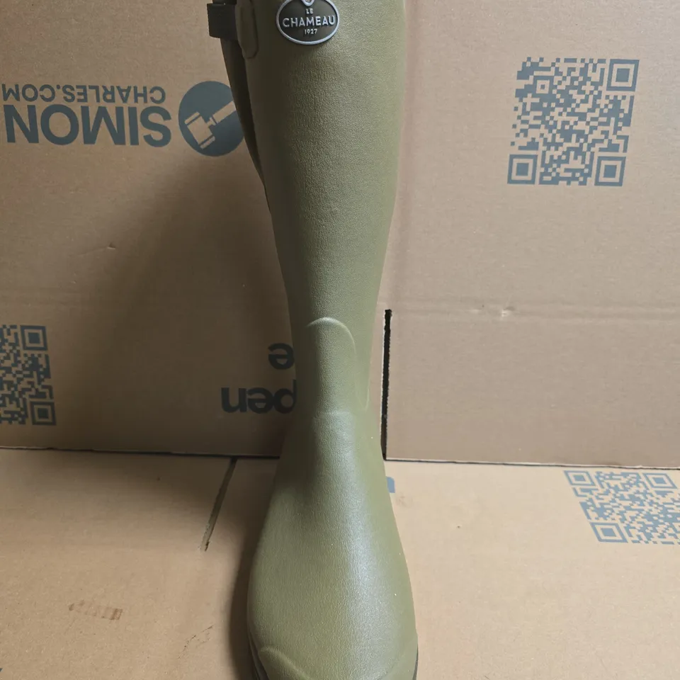 BOXED PAIR OF LE CHAMEAU 1927 VIERZON WELLINGTON BOOTS IN OLIVE SIZE UK 11