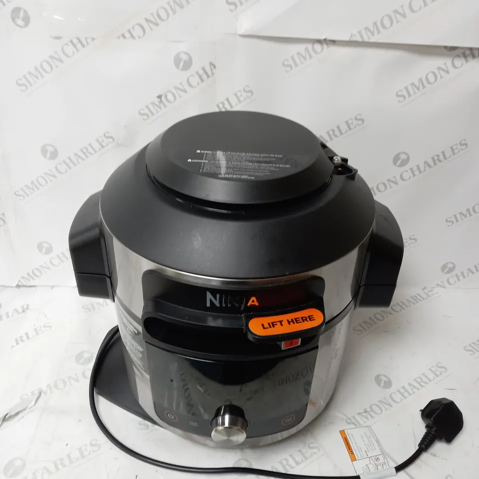 BOXED NINJA FOODI MAX SMARTLID 7.5L MULTI COOKER & AIR FRYER