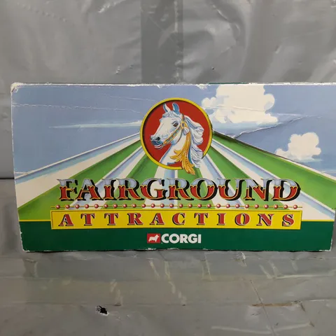 CORGI FAIRGROUND ATTRACTIONS - LAND ROVER AND TRAILER - SCALE 1:43 - CC07401