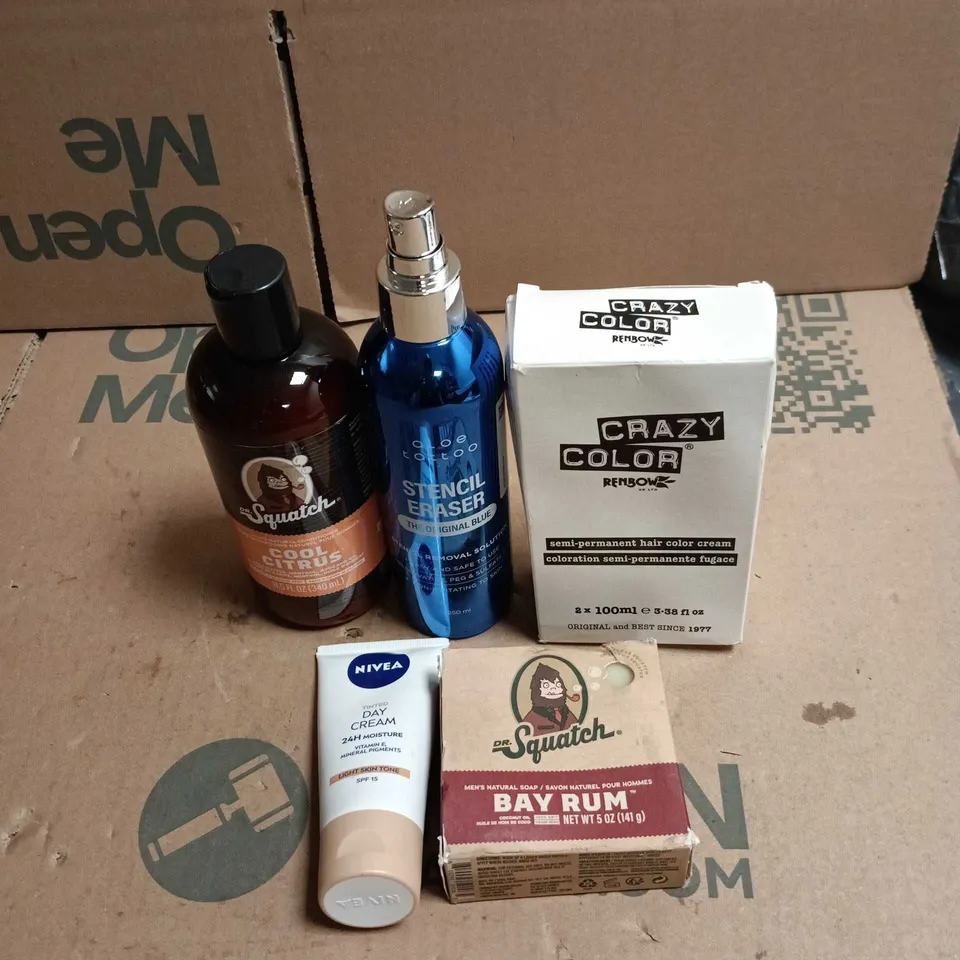 TOTE OF APPROXIMATELY 30 ASSORTED COSMETIC ITEMS TO INCLUDE CRAZY COLOR HAIR COLOR CREAM, DR SQUATCH SOAP, ALOE TATTOO STENCIL ERASER, NIVEA DAY CREAM ETC