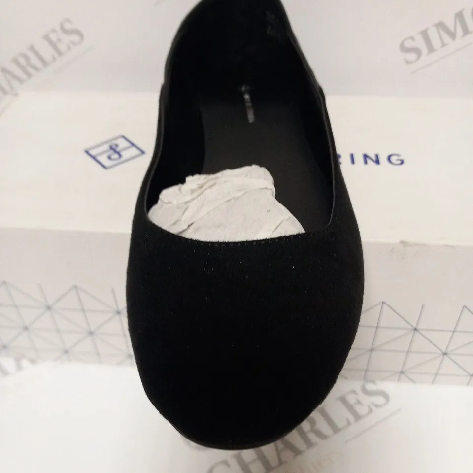 BOXED CALL IT SPRING ALTRADE BALLET PUMP SIZE 4