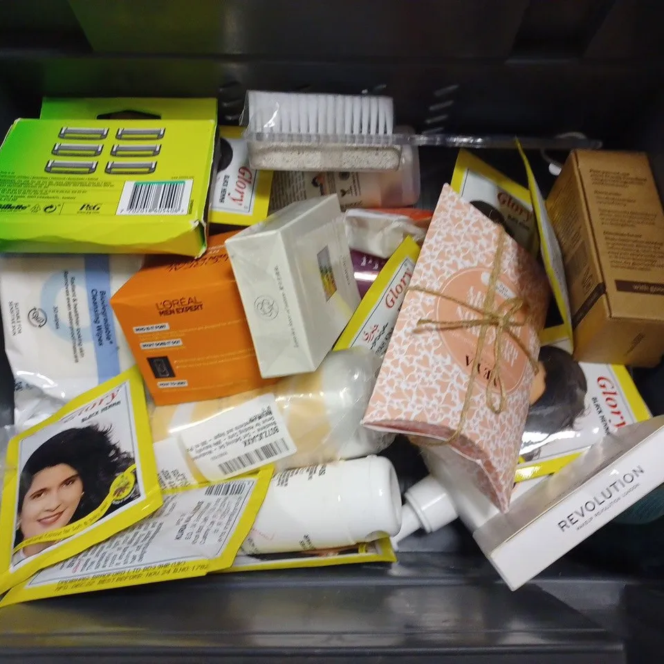 BOX OF APPROX 20 ASSORTED HEALTH AND BEAUTY ITEMS TO INCLUDE - CERVA HYDRATING CLEANSER - OXY NATURALS GRAPE SEED OIL - HERBAL ESSENCES VEGAN CONDITIONER ECT