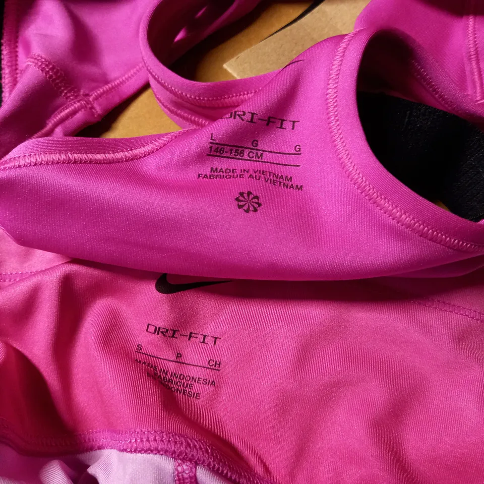 SET OF NIKE DRI-FAST ITEMS - SIZE S/L