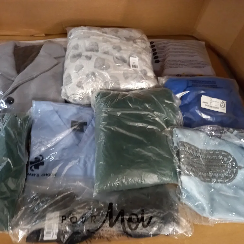 LARGE QUANTITY OF ASSORTED BAGGED CLOTHING ITEMS 