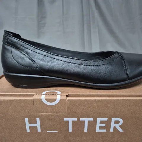 BOXED HOTTER ROBYNS II WIDE BLACK SLIP ON FLATS - UK 8 