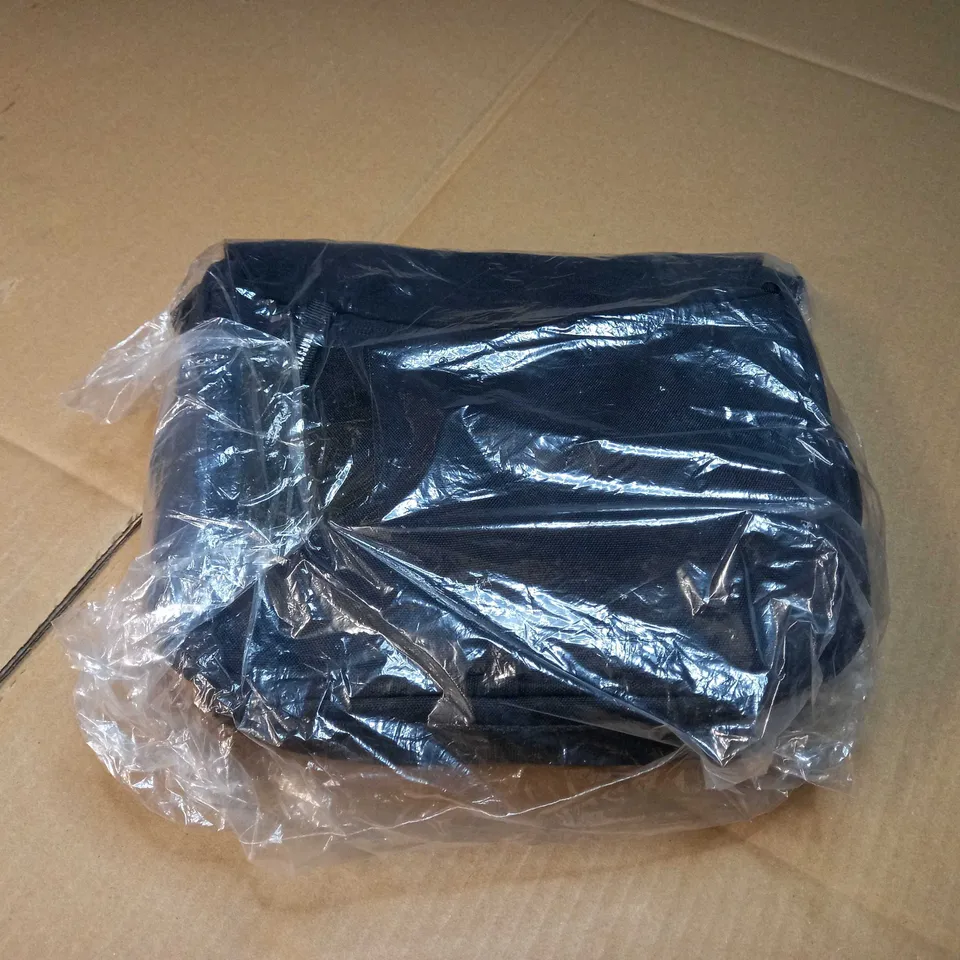 PACKAGED TRAPSTAR BLACK/LOGO BAG