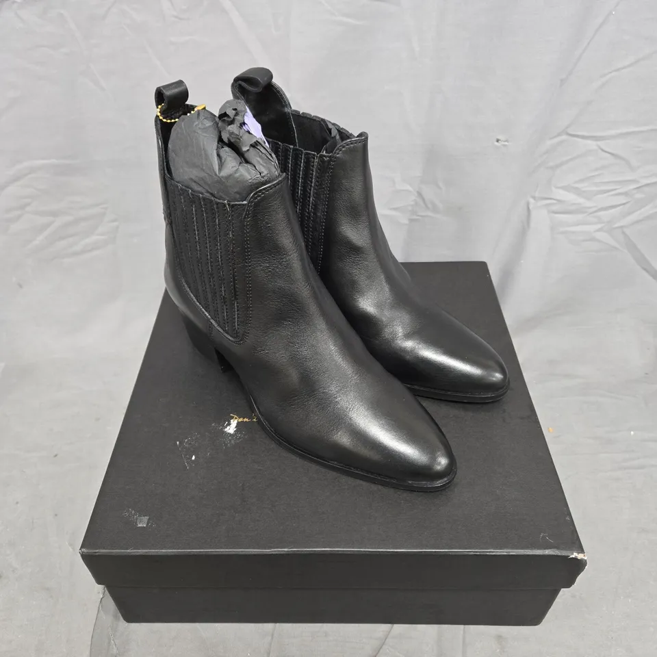 BOXED PAIR OF NV STARRY BOOTS IN BLACK - 6