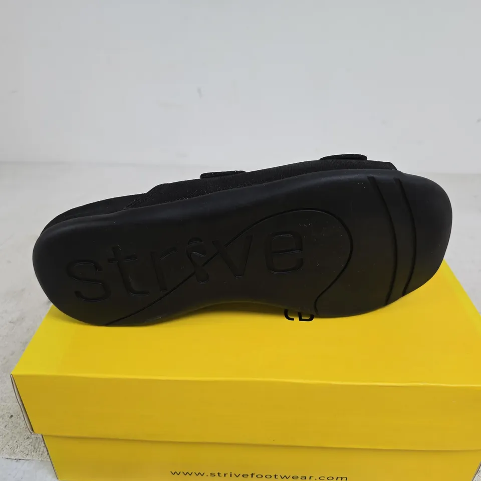STRIVE LARGO BLACK SANDALS SIZE 6 BOXED
