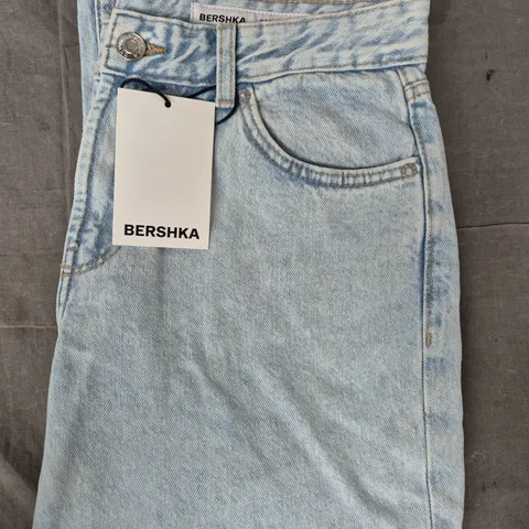 BERSHKA STRAIGHT PETITE JEANS IN LIGHT BLUE SIZE UK 12