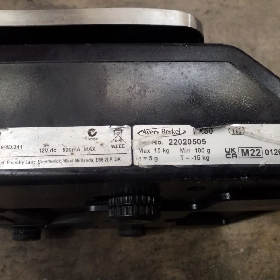 AVERY BERKEL FX50 RETAIL SCALE