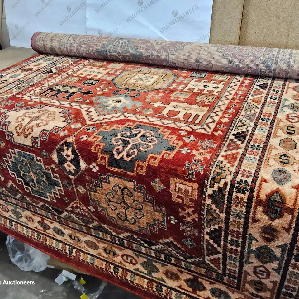 ABBEVILLE WOOL RED/TAN AREA RUG 135 × 200