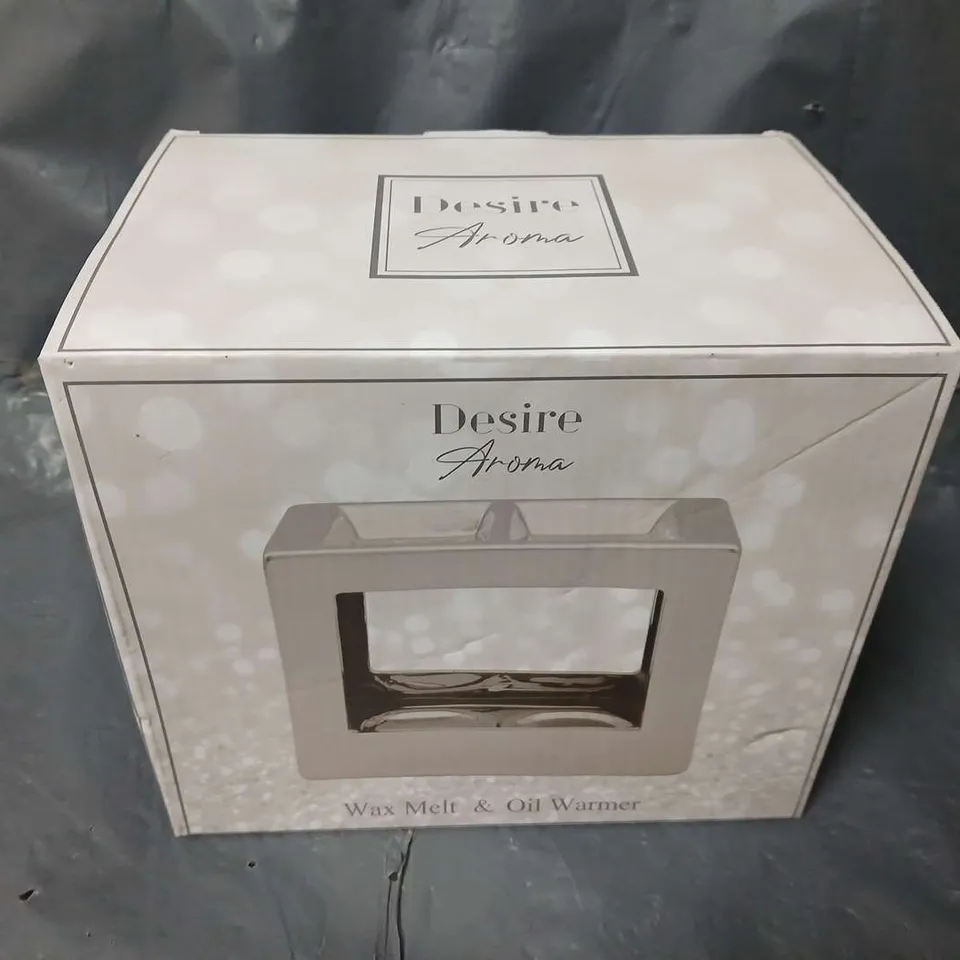 BOXED DESIRE AROMA WAX MELT & OIL WARMER