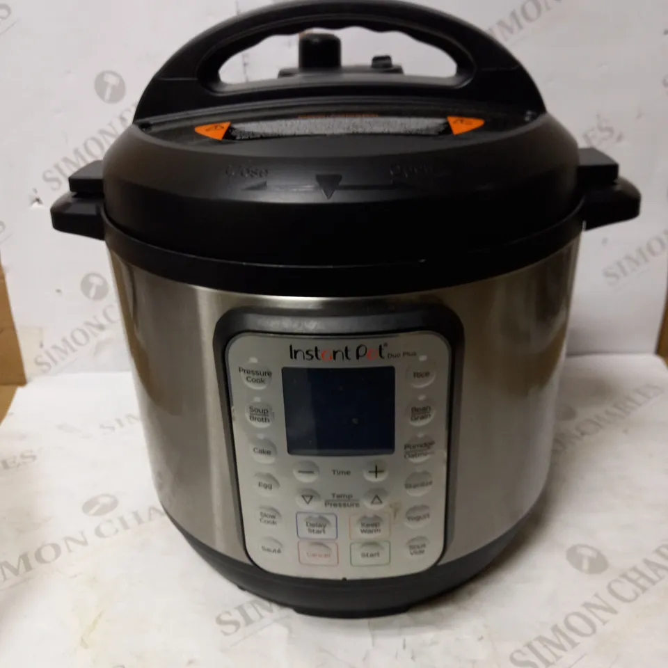 INSTANT POT DUO PLUS 5.7L ELECTRIC PRESSURE COOKER