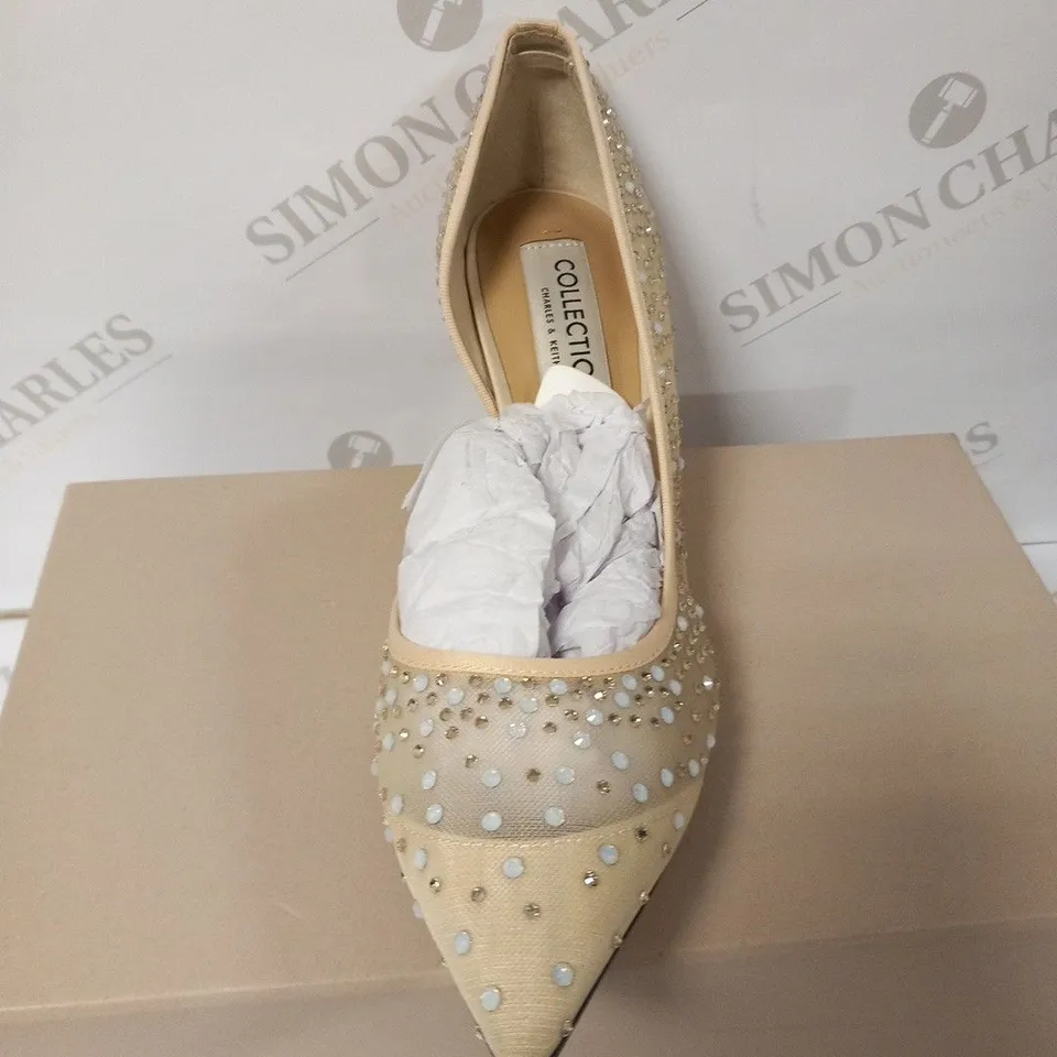 BOXED COLLECTION CHARLES AND KEITH NUDE SIZE EU 39