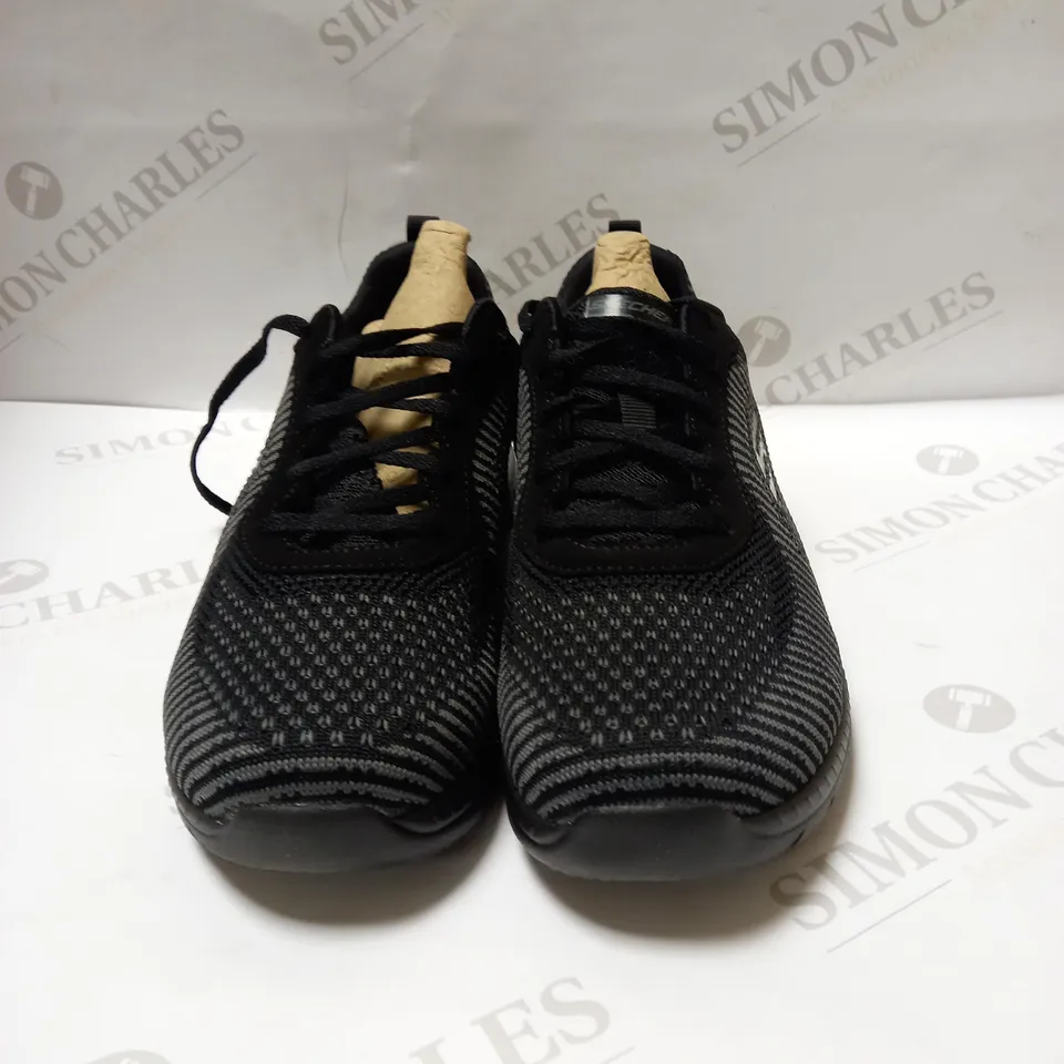 SKECHERS BONTIFUL PURIST TRAINER SIZE 5