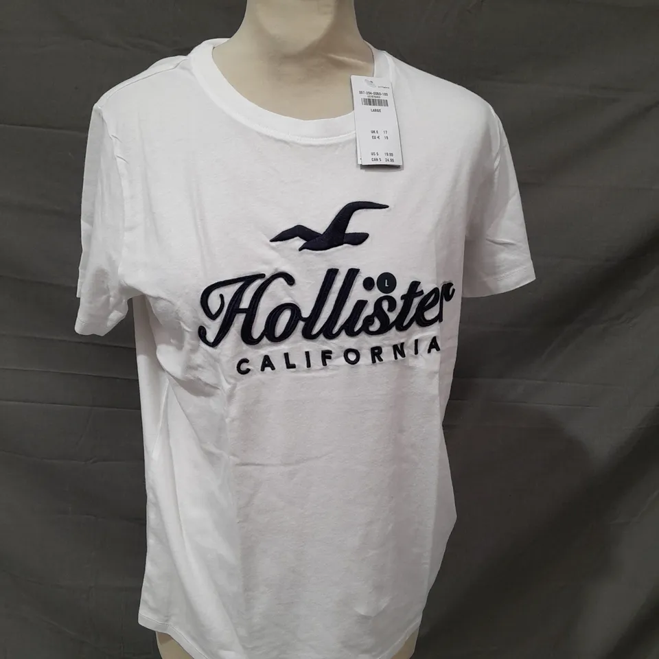 HOLLISTER WHITE LOGO T-SHIRT -LARGE