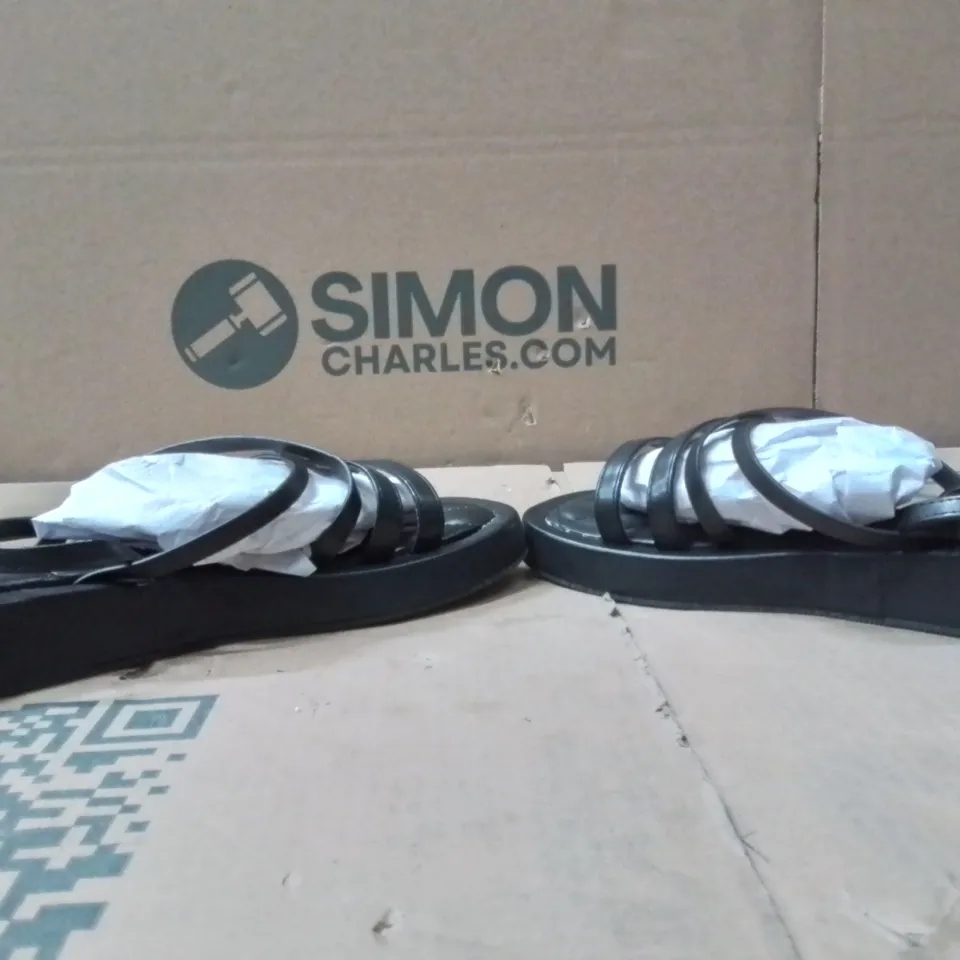BOXED BRAND NEW APPROXIMATELY 6 SIMPLY BE PHEOBE WIDE SHOES BLACK SIZE 6