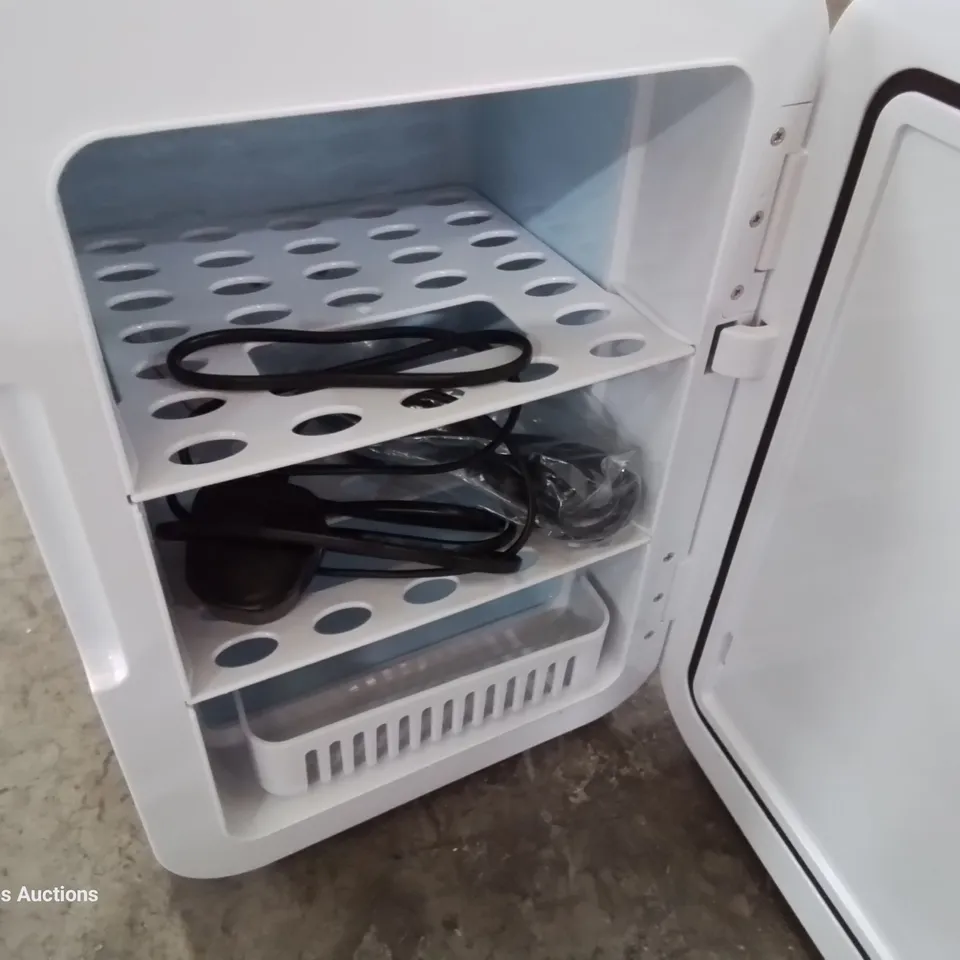 BOXED COLD-WARM 12V ELECTRONIC REFRIGERATOR