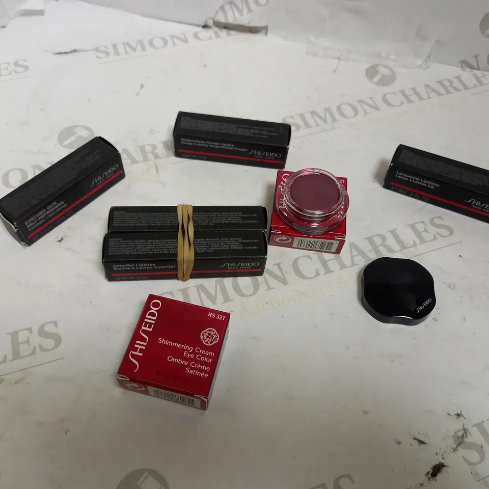 BOXED LOT OF APPROX 6 ASSORTED SHISEIDO TO INCLUDE: EYE COLOUR, LIPSTICK