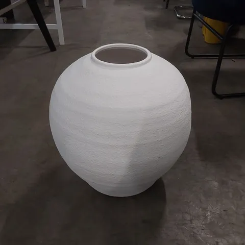 LARGE DECORATIVE DISPLAY PIECE
