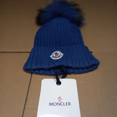 MONCLER BOBBIE HAT IN NAVY