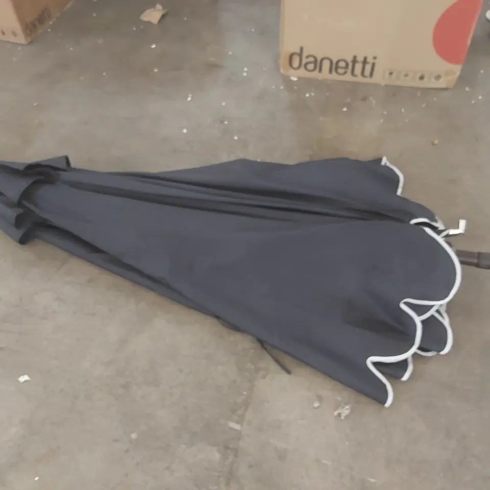 GARDEN PARASOL UMBRELLA