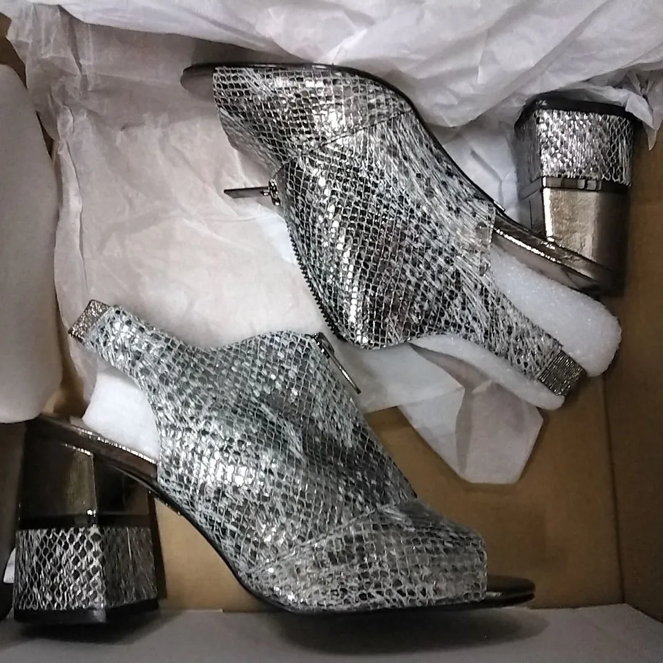 3 SHOE BOXES OF SHOES INCLUDING 2 × HONOR DAYNA GREY LOAFERS SIZE 6, MODA IN PELLE LOELLA HL SH PEWTER SNAKESKIN SIZE 4  
