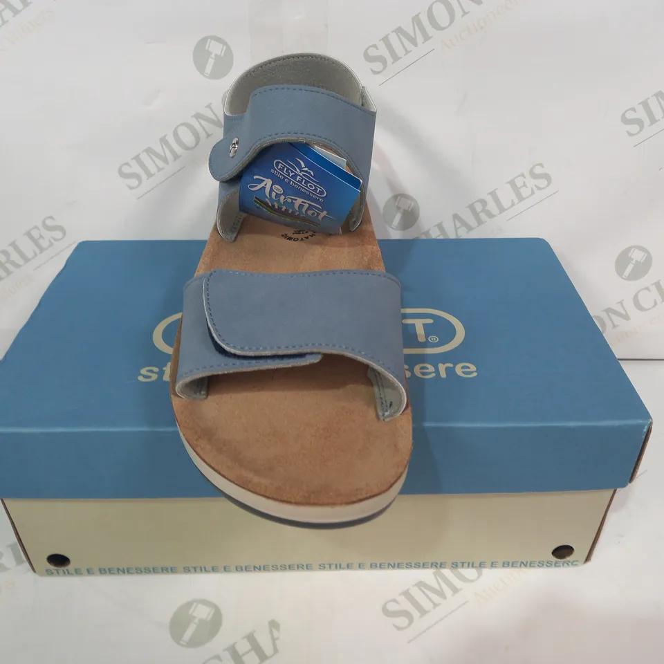 BOXED PAIR OF FLY FLOT OPEN TOE LOW WEDGE SANDALS IN PALE BLUE SIZE 7