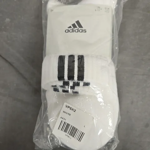 BAGGED ADIDAS SET OF 3 CREW SOCKS IN WHITE - LARGE