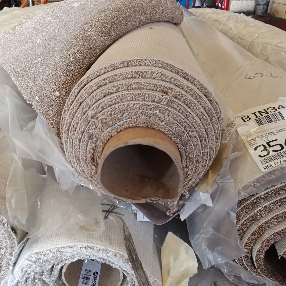 ROLL OF QUALITY HERITAGE EXQUISITE AB CARPET // APPROX SIZE 4.0 X 5.6m