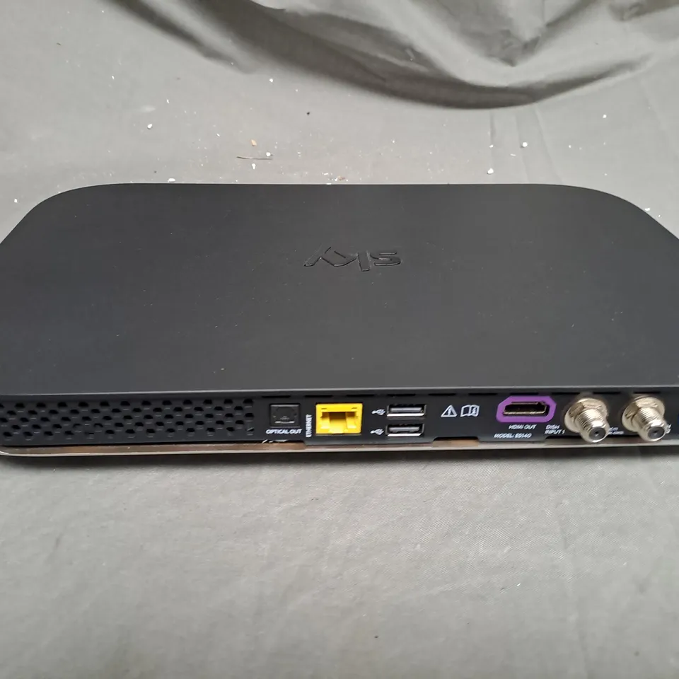 SKY Q BOX