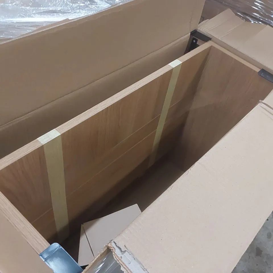 PALLET CONTAINING A LARGE QUANTITY OF BRAND NEW CALYPSO BASIN CARCASSES