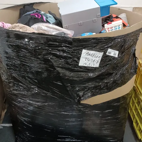 PALLET OF APPROXIMATELY 60 ASSORTED ITEMS TO INCLUDE BRANDED CLOTHING, RUGS, BOOKS, ETC - COLLETCION ONLY