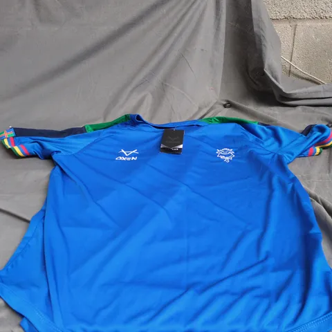 LINCOLN CITY 25/26 AWAY BLUE TRAINING TEE MEDIUM WITH TAGS