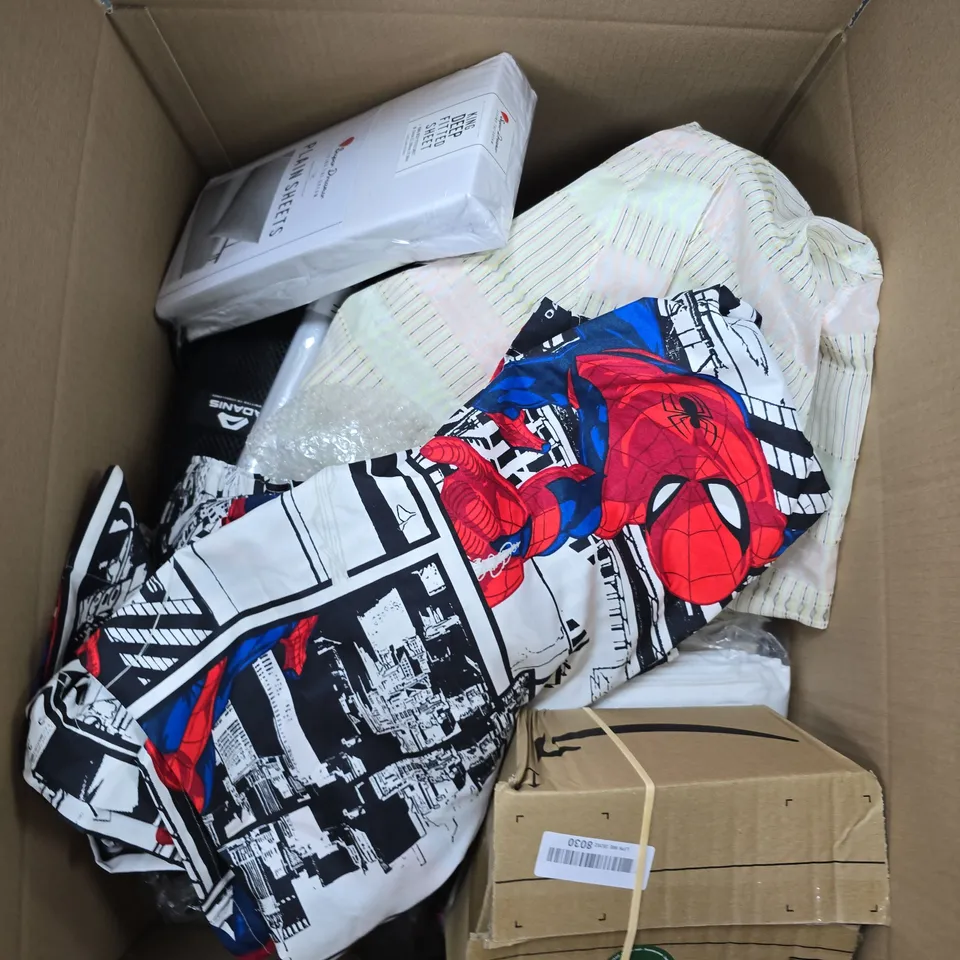 BOX OF APPROXIMATELY 15 ASSORTED HOUSEHOLD ITEMS