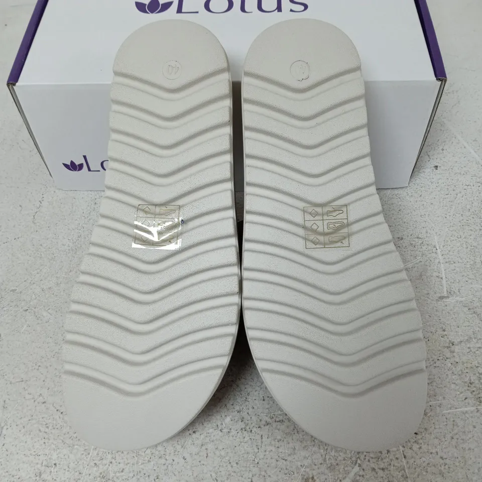 BOXED PAIR OF LOTUS VOLOS SHOES IN PLUM - EU 40